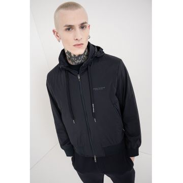 Jacheta cu gluga cu snur