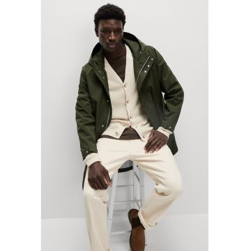 Jacheta cu gluga si buzunare laterale