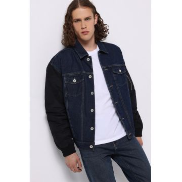 Jacheta din denim cu buzunare pe piept