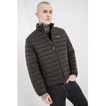 Jacheta matlasata cu fermoar