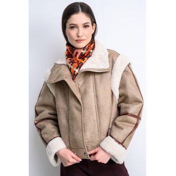 Jacheta scurta din piele ecologica cu garnituri din material sintetic