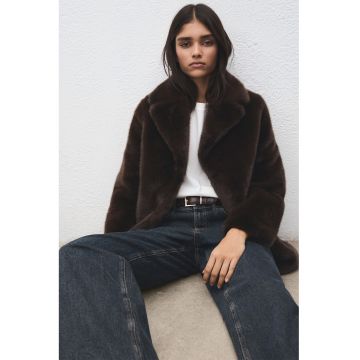 Palton de blana sintetica cu revere