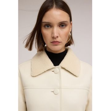 Palton din piele ecologica cu detalii din blana sintetica