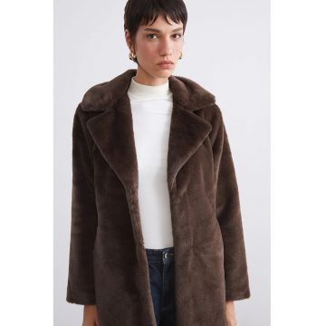 Palton lung de blana sintetica cu revere decupate