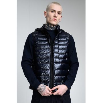 Vesta cu finisaj rezistent la apa si umplutura de puf Hypelite