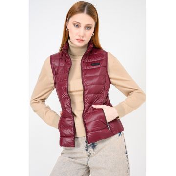 Vesta cu umplutura de puf si fermoar