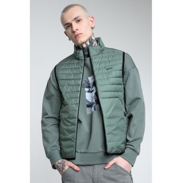 Vesta cu vatelina subtire si logo discret pe piept