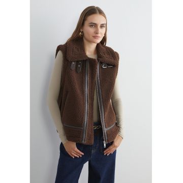 Vesta din blana shearling sintetica cu fermoar