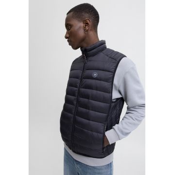 Vesta slim-fit matlasata cu buzunare cu fermoar