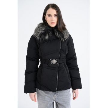 Geaca cu captuseala din blana sintetica