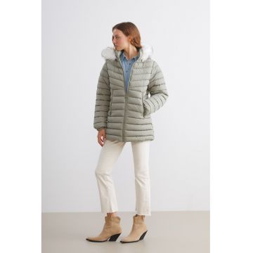 Geaca cu vatelina gluga