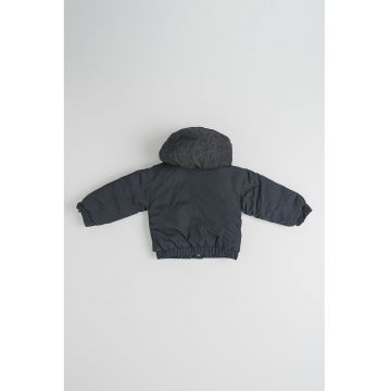 Geaca matlasata cu buzunare cu clapa