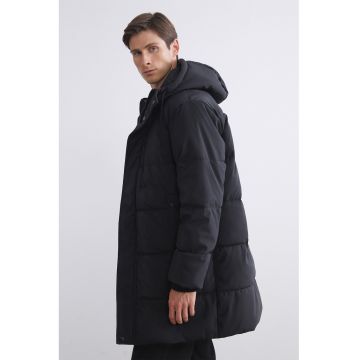 Geaca matlasata cu gluga