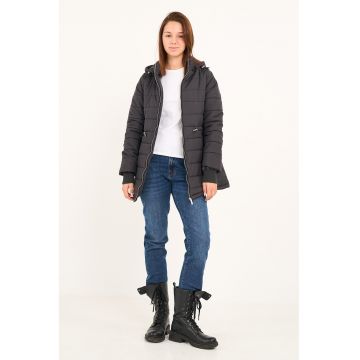 Geaca matlasata cu gluga