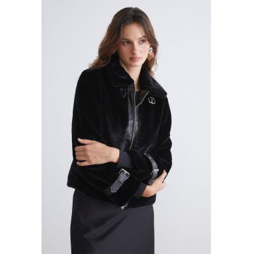 Haina scurta cu garnituri sintetice