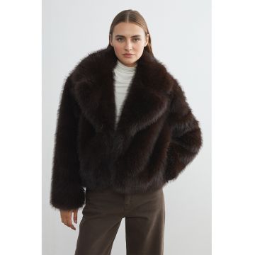 Haina scurta lejera de blana sintetica