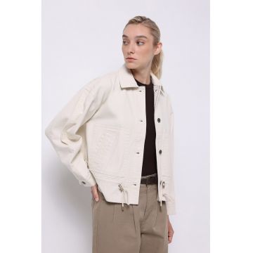 Jacheta lejera cu talie ajustabila