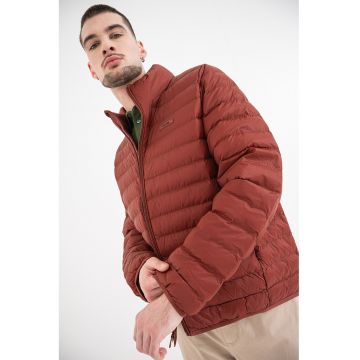 Jacheta usoara cu fermoar si guler inalt