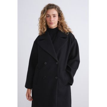 Palton cu doua randuri de nasturi si revere decupate