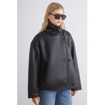 Palton lejer din piele ecologica cu captuseala din material teddy