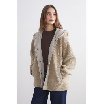 Palton scurt supradimensionat din material teddy