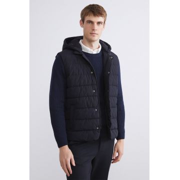 Vesta matlasata cu gluga si fermoar interior