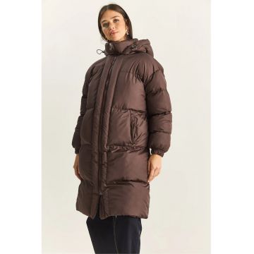 Geaca lunga -  cu gluga - maneci lungi - maro inchis - textil