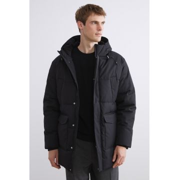 Geaca matlasata cu buzunare cu clapa