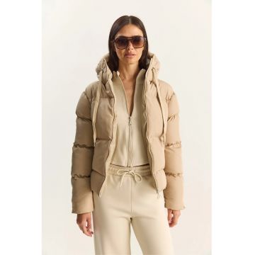 Geaca matlasata -  cu gluga - textil - bej