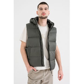 Vesta matlasata cu gluga