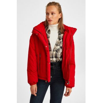 Geaca matlasata cu gluga - Rosu vermillion