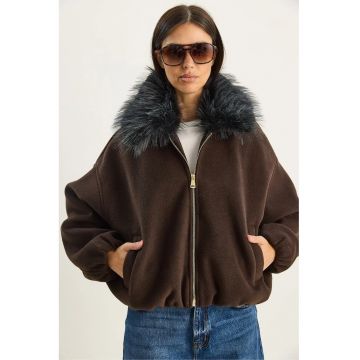 Geaca supradimensionata -  fermoar - guler de blana - maro - jerseu