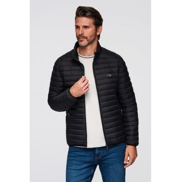 Geaca matlasata cu gluga