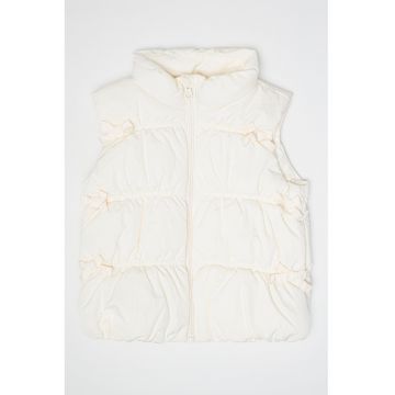 Vesta matlasata cu funde - Alb fildes