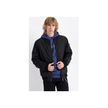 Geaca bomber izolata -