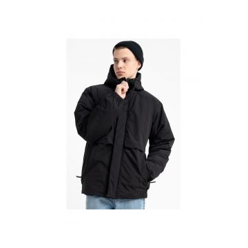 Geaca cu gluga si buzunare -