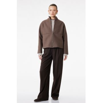 Jacheta cu fermoar si guler scurt - Maro pamantiu