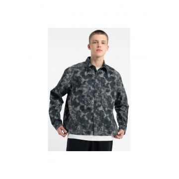 Shaket cu model camuflaj